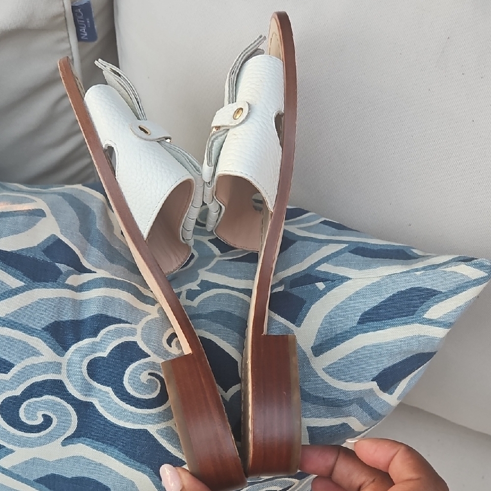 Kate Spade White and Gold Sandals with Fringe Detail Used Great Condition - Picture 6 of 6